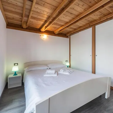 Villa Mary - Yellow Apartment 벨라노