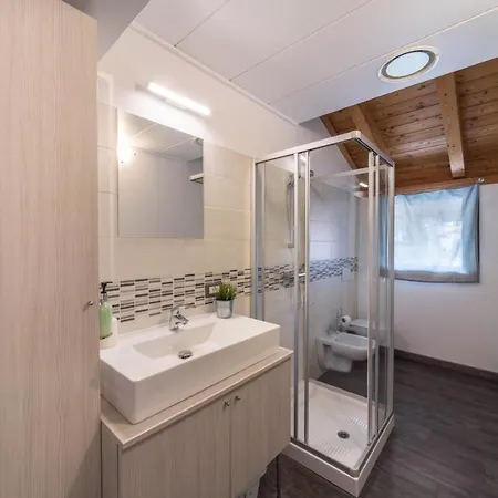 Villa Mary - Yellow Apartment 아파트